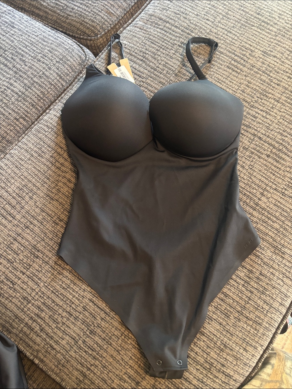 Skims ultimate body thong bodysuit color onyx xL